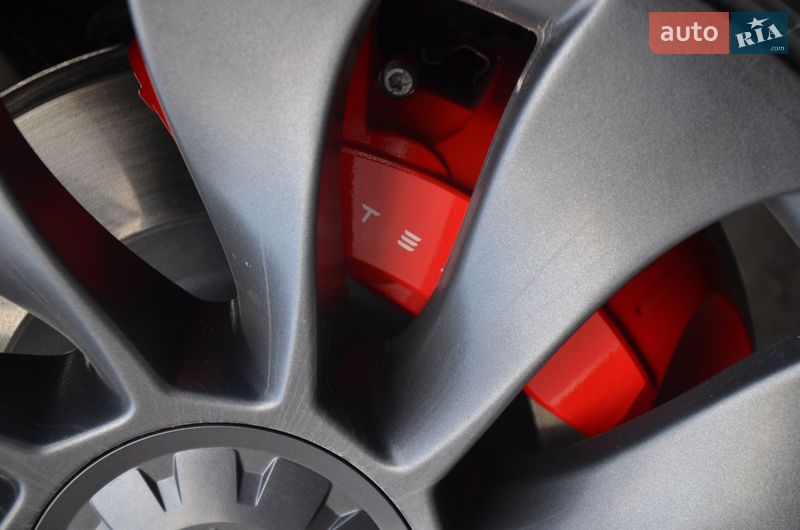 Внедорожник / Кроссовер Tesla Model Y 2024 в Трускавце