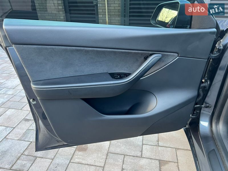 Внедорожник / Кроссовер Tesla Model Y 2020 в Луцке