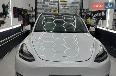 Позашляховик / Кросовер Tesla Model Y 2022 в Чернівцях