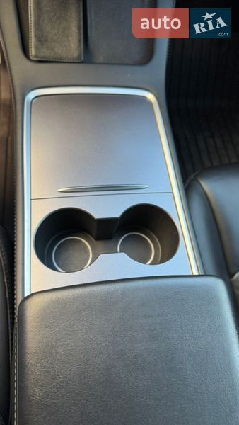 Позашляховик / Кросовер Tesla Model Y 2022 в Мукачевому фото 14 Позашляховик / Кросовер Tesla Model Y 2022 в Мукачевому