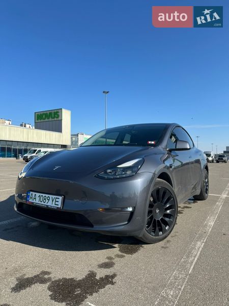 Tesla Model Y 2023