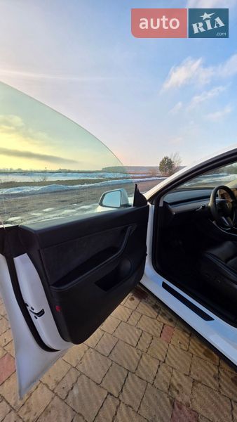 Внедорожник / Кроссовер Tesla Model Y 2020 в Золочеве