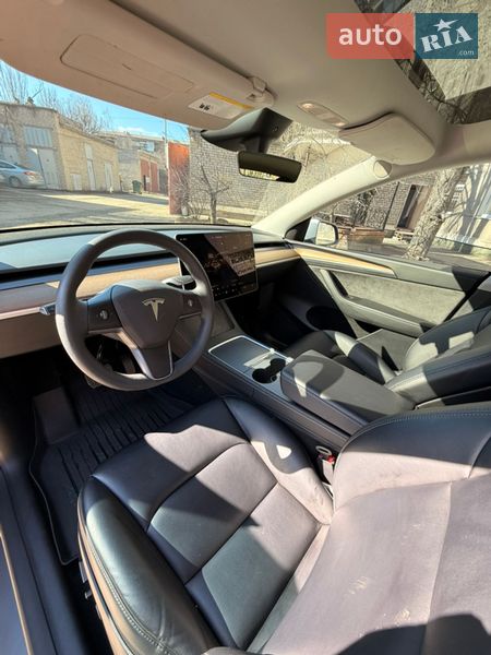 Позашляховик / Кросовер Tesla Model Y 2024 в Дніпрі