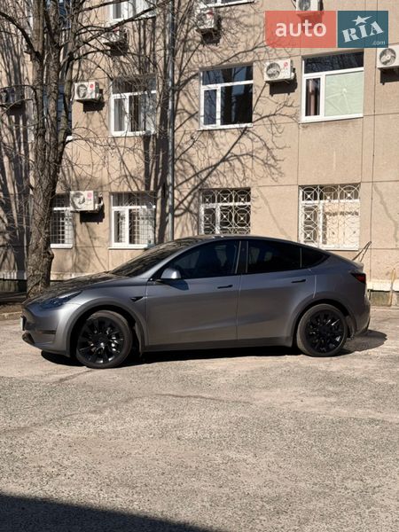 Позашляховик / Кросовер Tesla Model Y 2024 в Дніпрі