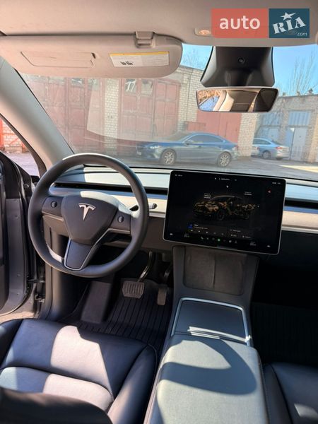 Позашляховик / Кросовер Tesla Model Y 2024 в Дніпрі