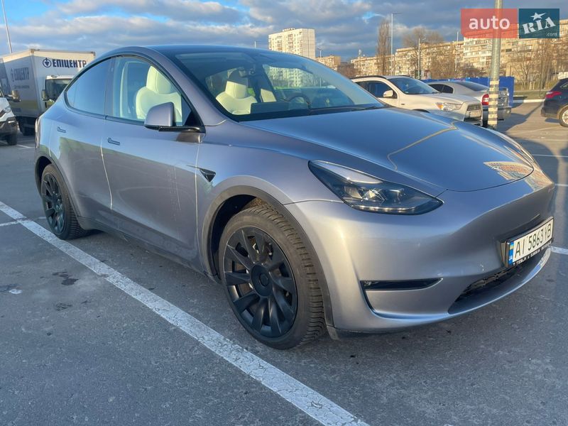 Внедорожник / Кроссовер Tesla Model Y 2024 в Киеве