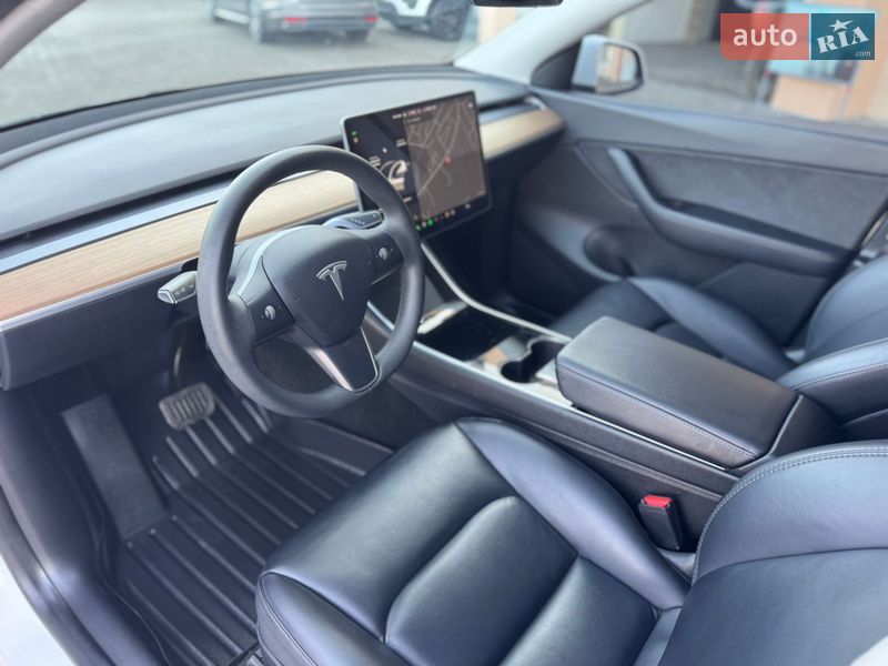 Внедорожник / Кроссовер Tesla Model Y 2020 в Луцке