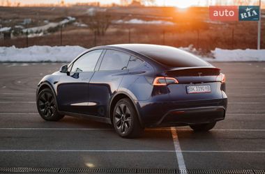 Позашляховик / Кросовер Tesla Model Y 2024 в Рівному