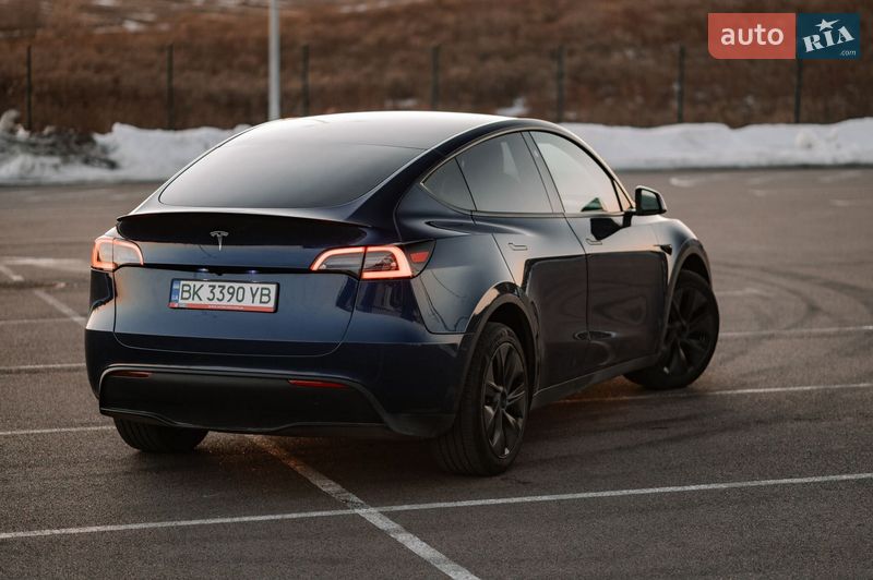 Внедорожник / Кроссовер Tesla Model Y 2024 в Ровно