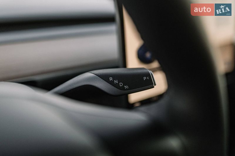 Внедорожник / Кроссовер Tesla Model Y 2024 в Ровно