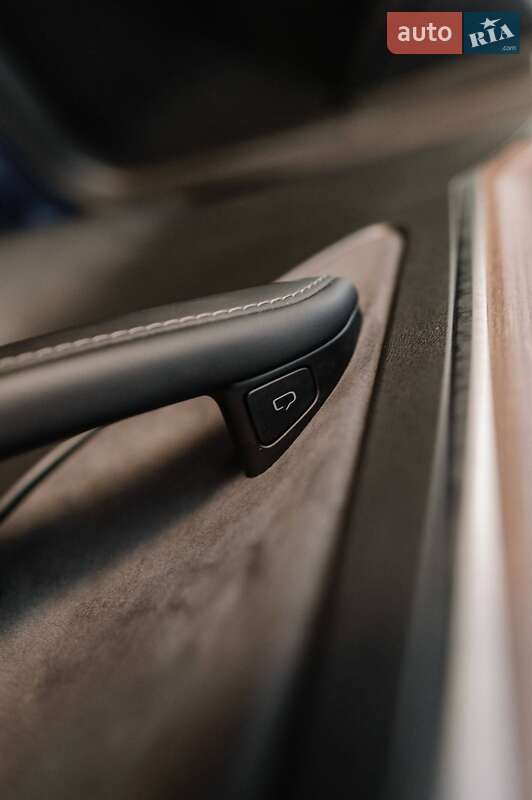 Внедорожник / Кроссовер Tesla Model Y 2024 в Ровно