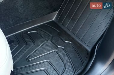 Внедорожник / Кроссовер Tesla Model Y 2022 в Житомире