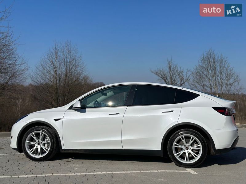 Позашляховик / Кросовер Tesla Model Y 2023 в Львові фото 5 Позашляховик / Кросовер Tesla Model Y 2023 в Львові