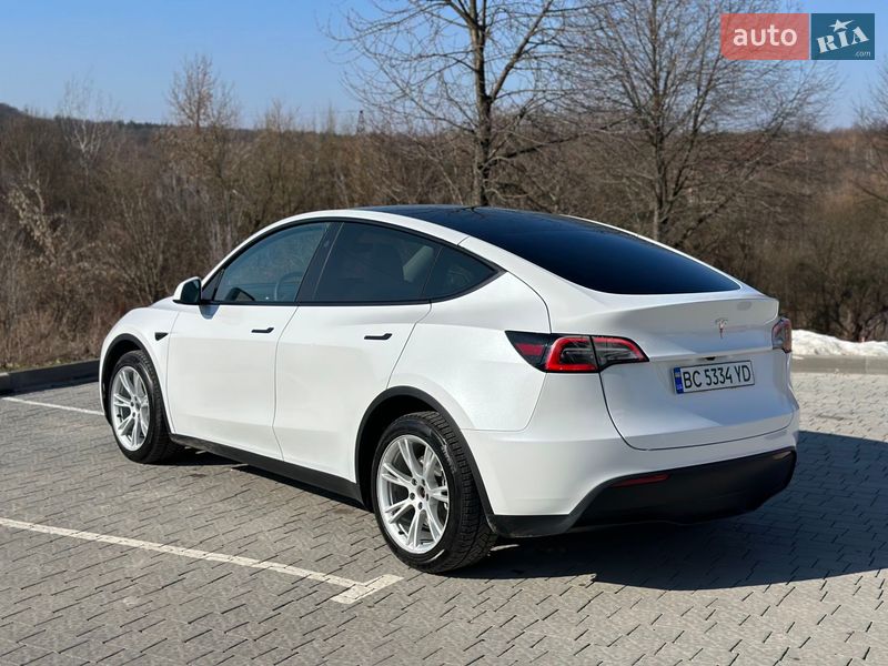 Позашляховик / Кросовер Tesla Model Y 2023 в Львові фото 13 Позашляховик / Кросовер Tesla Model Y 2023 в Львові