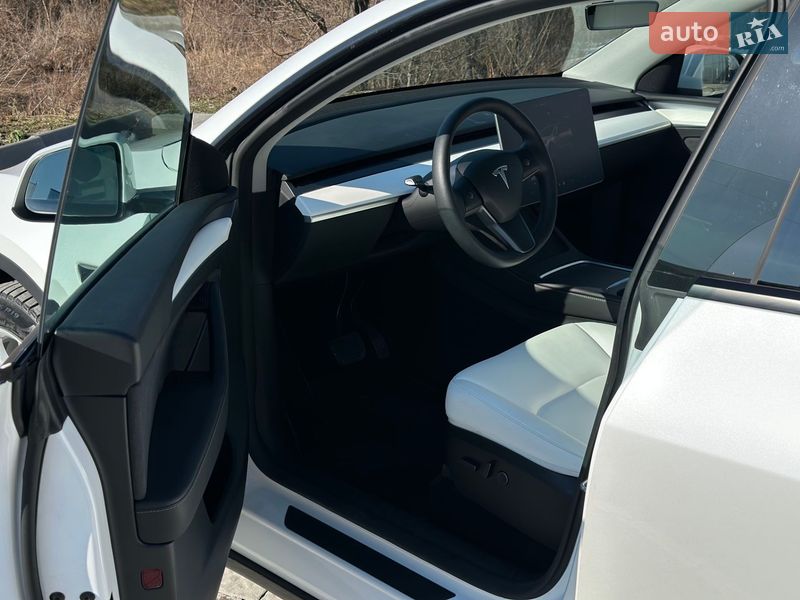 Позашляховик / Кросовер Tesla Model Y 2023 в Львові фото 25 Позашляховик / Кросовер Tesla Model Y 2023 в Львові