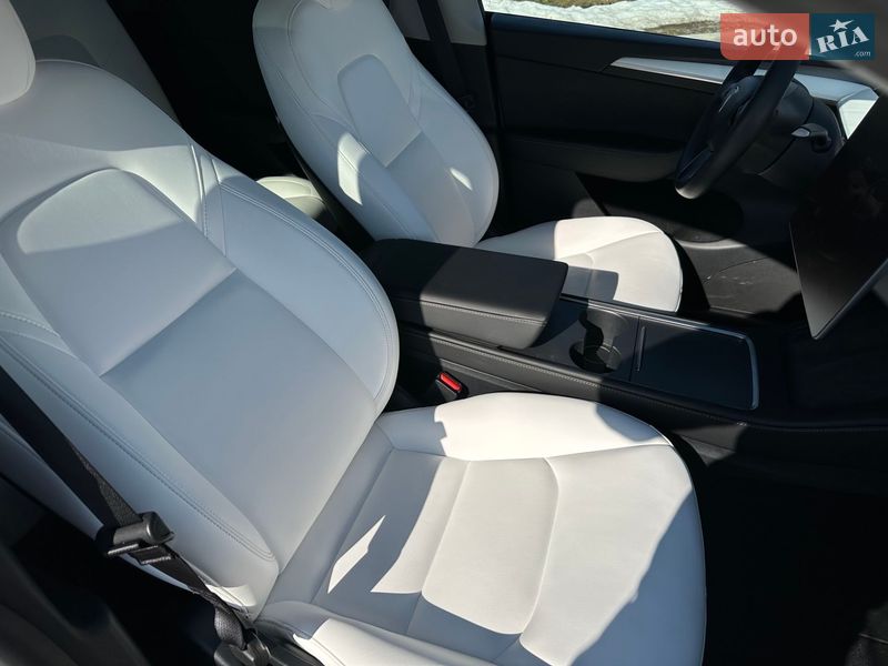 Позашляховик / Кросовер Tesla Model Y 2023 в Львові фото 27 Позашляховик / Кросовер Tesla Model Y 2023 в Львові