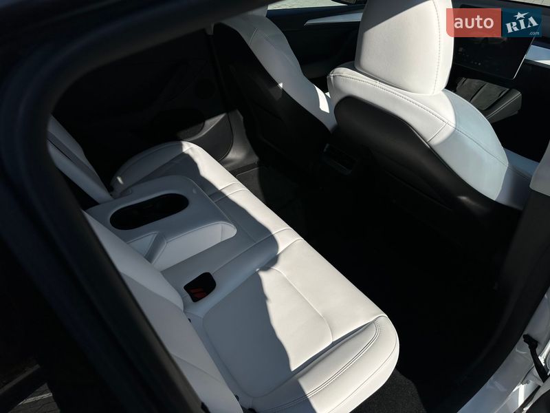 Позашляховик / Кросовер Tesla Model Y 2023 в Львові фото 31 Позашляховик / Кросовер Tesla Model Y 2023 в Львові