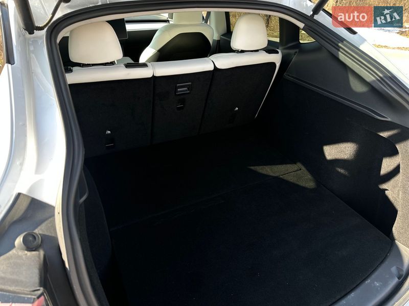Позашляховик / Кросовер Tesla Model Y 2023 в Львові фото 36 Позашляховик / Кросовер Tesla Model Y 2023 в Львові