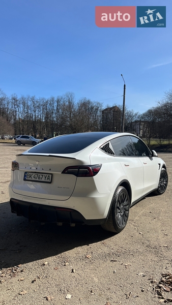 Позашляховик / Кросовер Tesla Model Y 2021 в Івано-Франківську