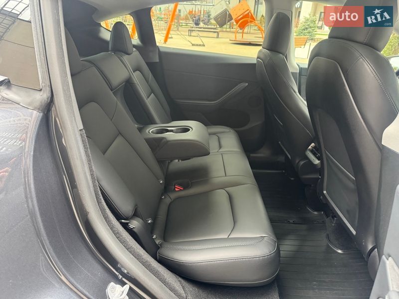 Позашляховик / Кросовер Tesla Model Y 2024 в Києві