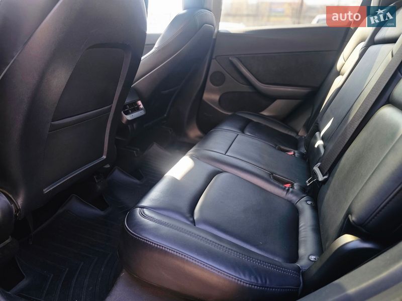 Внедорожник / Кроссовер Tesla Model Y 2020 в Львове