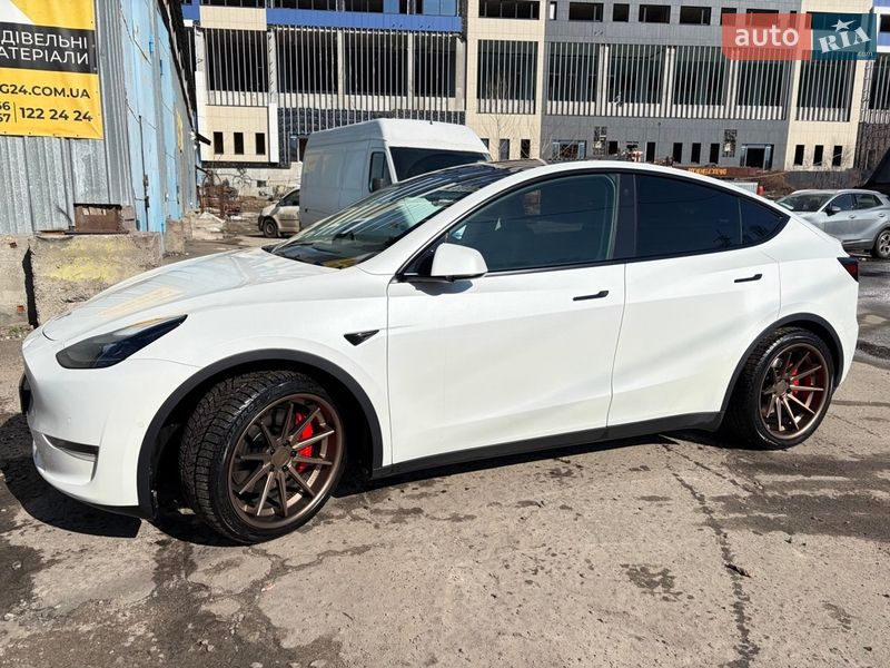 Внедорожник / Кроссовер Tesla Model Y 2022 в Киеве