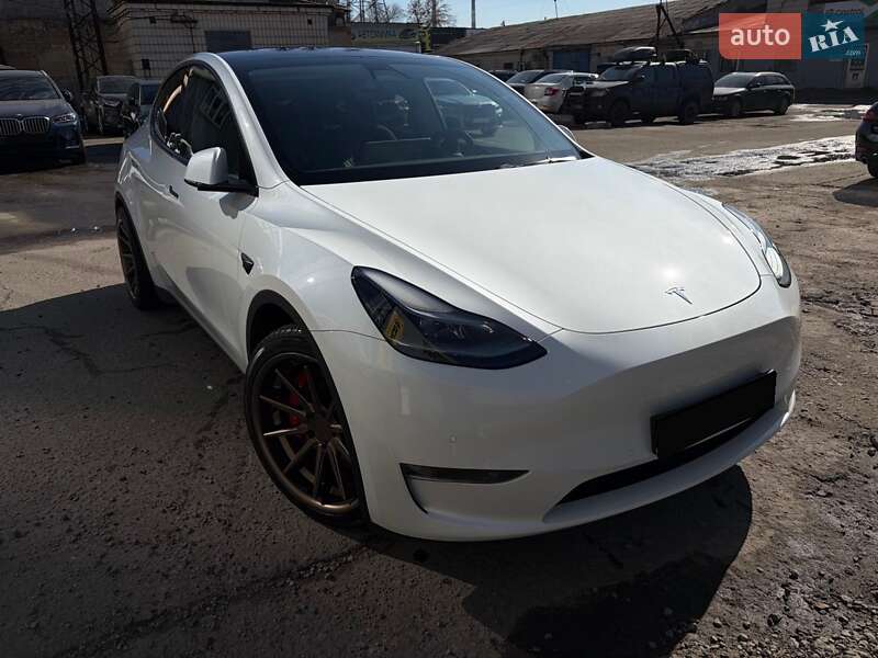 Внедорожник / Кроссовер Tesla Model Y 2022 в Киеве