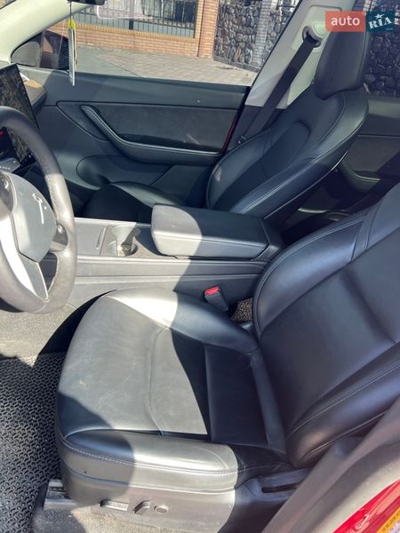 Позашляховик / Кросовер Tesla Model Y 2021 в Запоріжжі