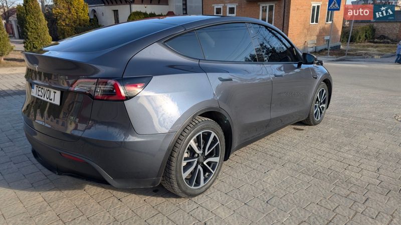Внедорожник / Кроссовер Tesla Model Y 2023 в Львове