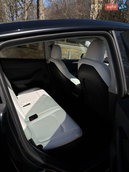 Позашляховик / Кросовер Tesla Model Y 2023 в Львові