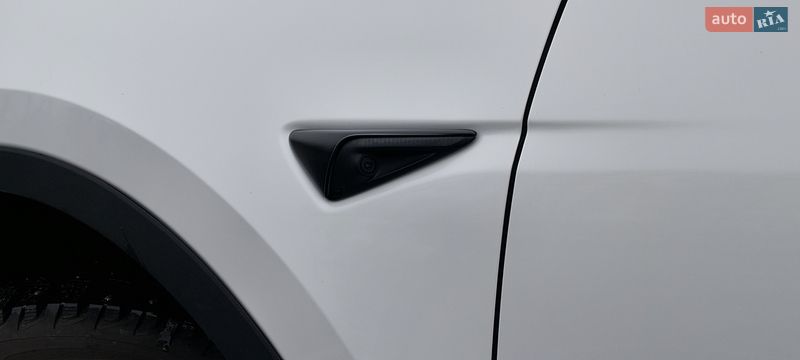 Внедорожник / Кроссовер Tesla Model Y 2023 в Киеве