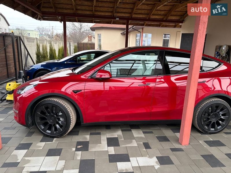 Позашляховик / Кросовер Tesla Model Y 2023 в Дніпрі