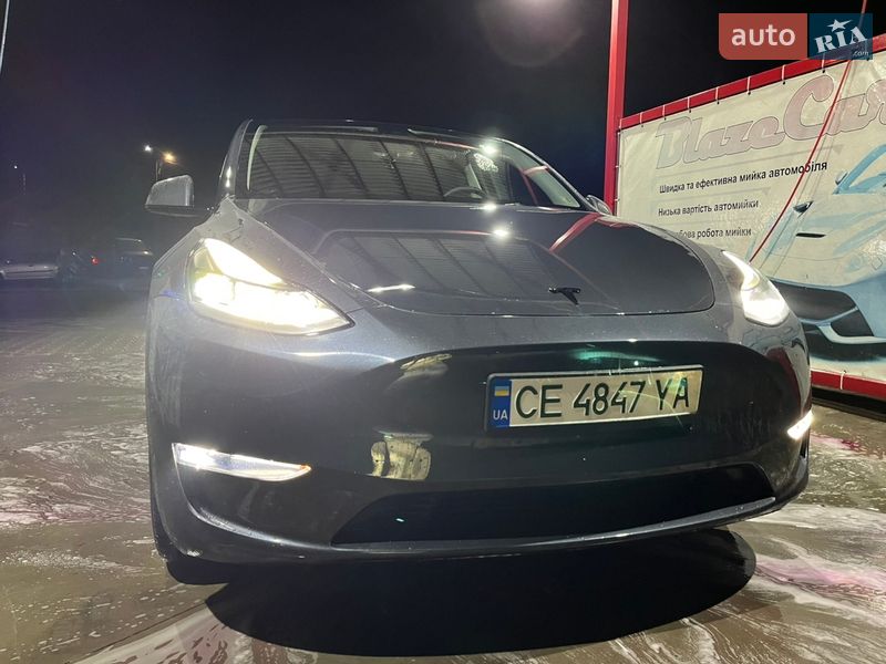 Внедорожник / Кроссовер Tesla Model Y 2023 в Черновцах