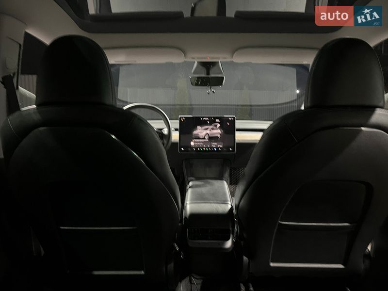 Внедорожник / Кроссовер Tesla Model Y 2023 в Черновцах