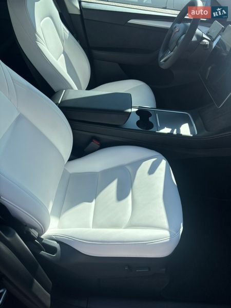 Внедорожник / Кроссовер Tesla Model Y 2023 в Черноморске