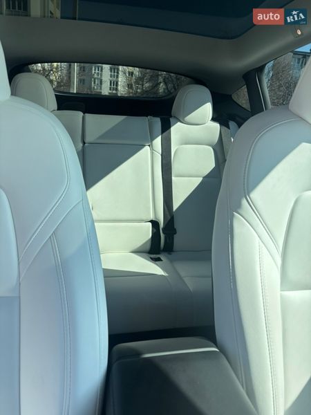 Внедорожник / Кроссовер Tesla Model Y 2023 в Черноморске