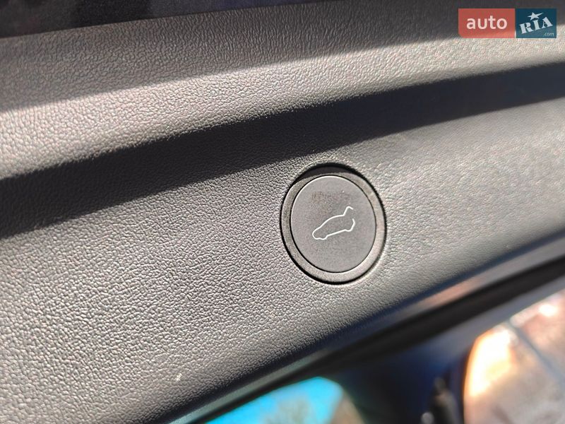 Позашляховик / Кросовер Tesla Model Y 2024 в Львові