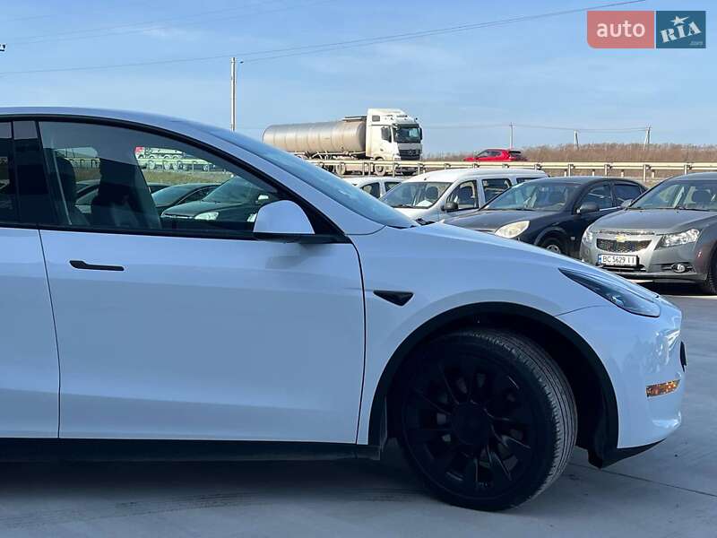 Позашляховик / Кросовер Tesla Model Y 2023 в Львові