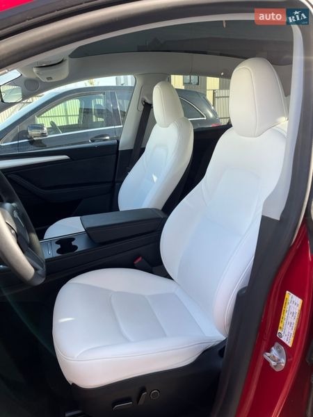 Внедорожник / Кроссовер Tesla Model Y 2023 в Львове