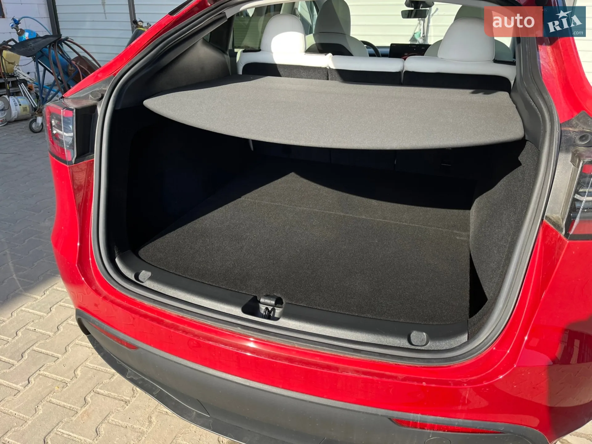 2023 Tesla Model Y - мініатюра 35