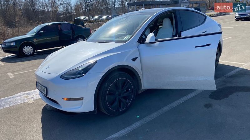 Позашляховик / Кросовер Tesla Model Y 2023 в Києві