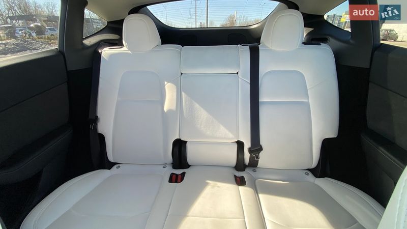 Позашляховик / Кросовер Tesla Model Y 2023 в Києві