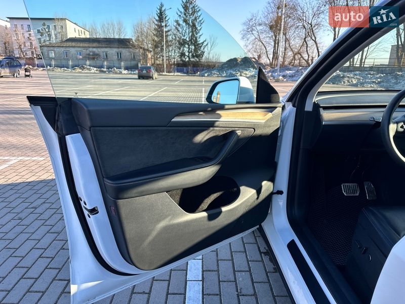Позашляховик / Кросовер Tesla Model Y 2022 в Тернополі
