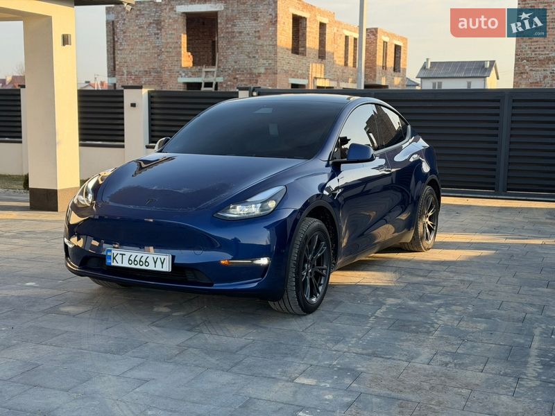 Внедорожник / Кроссовер Tesla Model Y 2024 в Ивано-Франковске