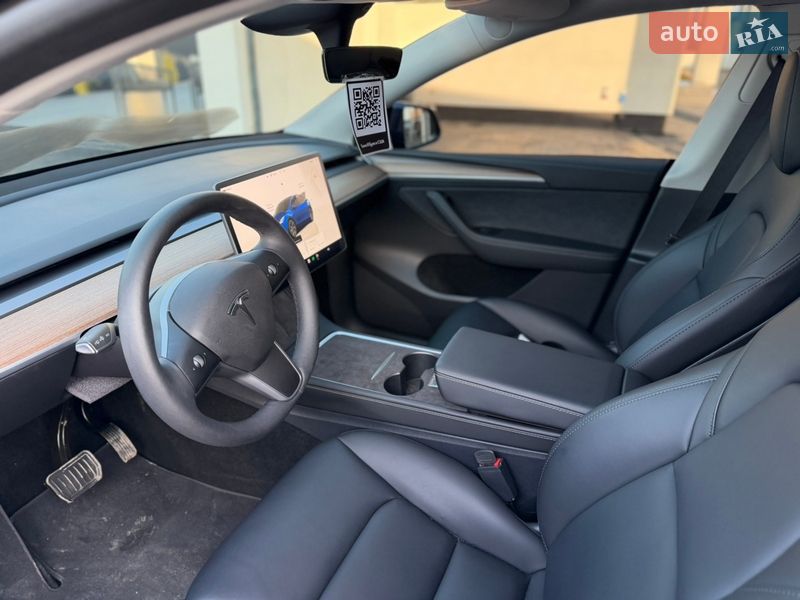 Внедорожник / Кроссовер Tesla Model Y 2024 в Ивано-Франковске