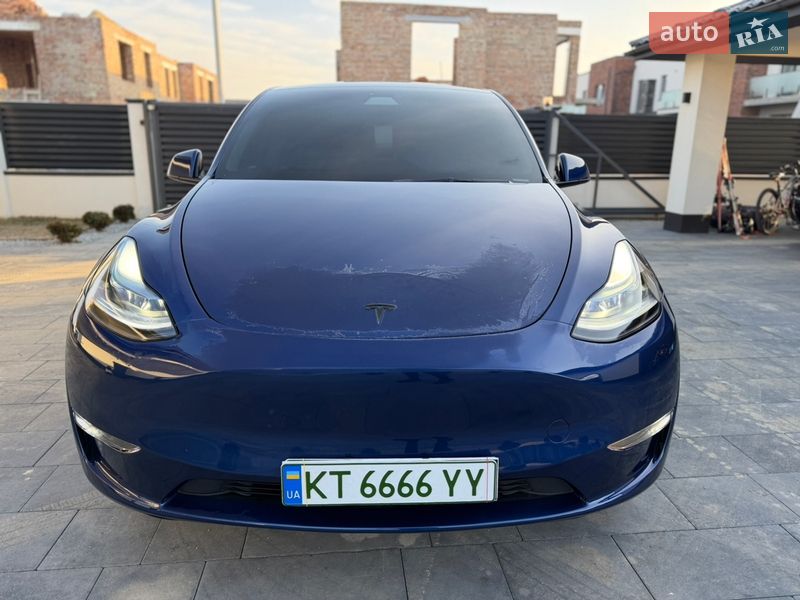 Внедорожник / Кроссовер Tesla Model Y 2024 в Ивано-Франковске