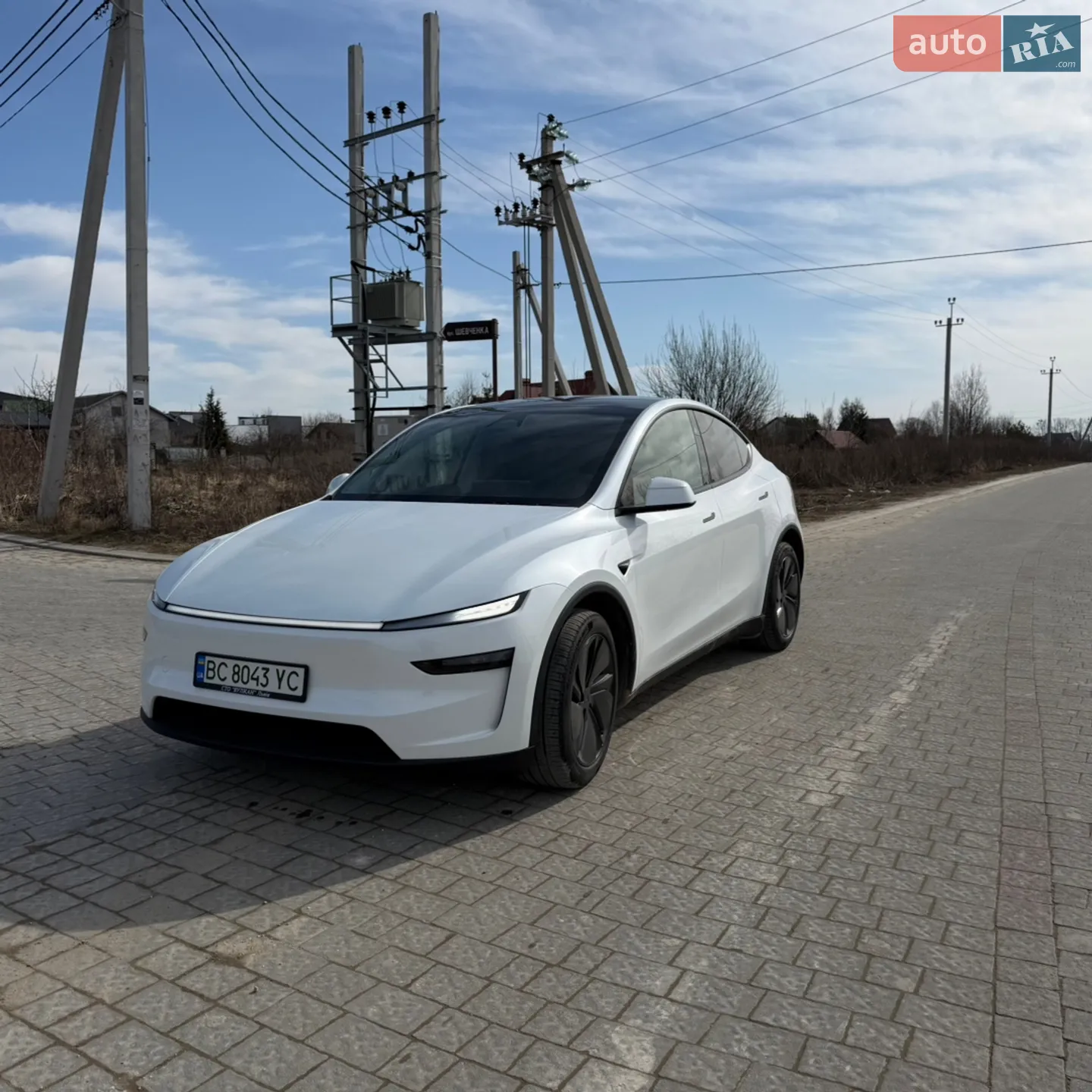 2025 Tesla Model Y - мініатюра 3