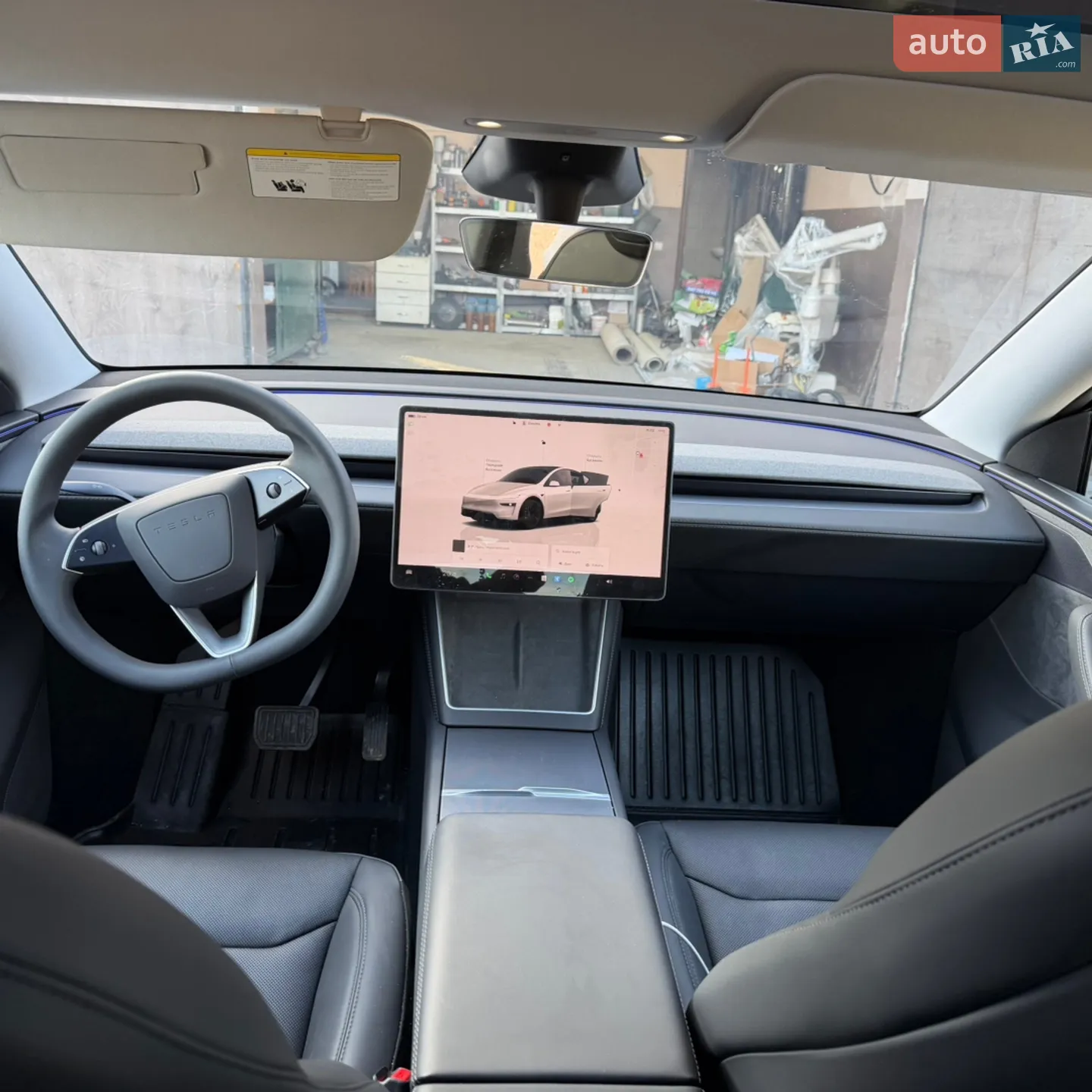 2025 Tesla Model Y - мініатюра 15