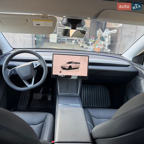 Внедорожник / Кроссовер Tesla Model Y 2025 в Львове