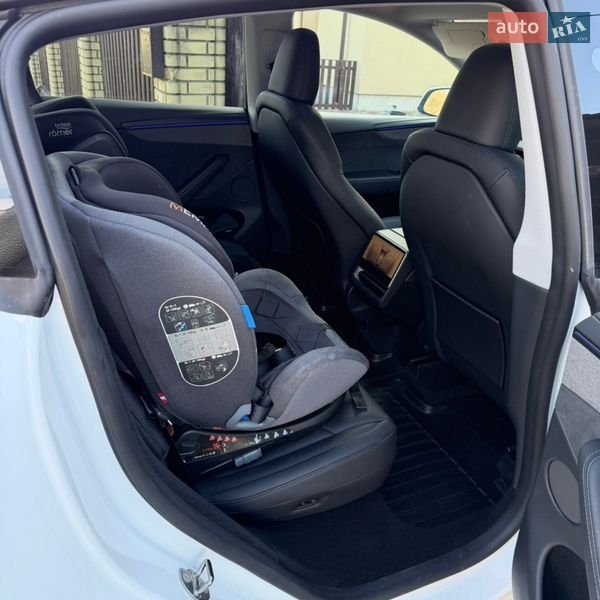 Внедорожник / Кроссовер Tesla Model Y 2025 в Львове